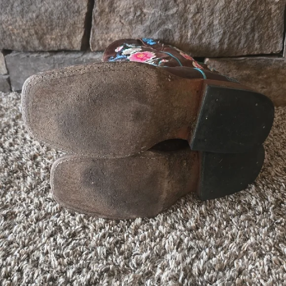 Macie Bean Brown Boots with Floral Embroidery - Picture 2 of 3